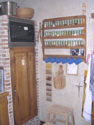 kitchen004.jpg