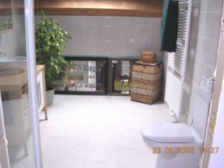 showerroom03.jpg